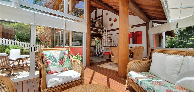 Casa Maria Comprida Araras: 5 quartos, piscina, área gourmet