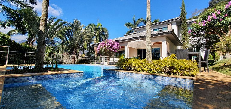 Casa de Cinema Granja Brasil, com serviço incluído