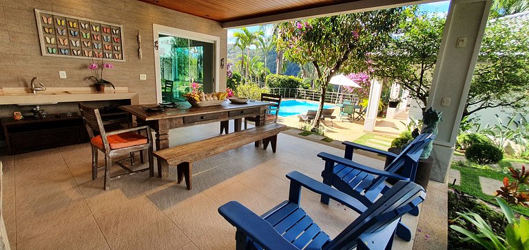 Casa de Cinema na Granja Brasil em Itaipava, 5 quartos, com