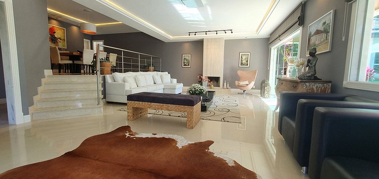 Casa de Cinema Granja Brasil, com serviço incluído