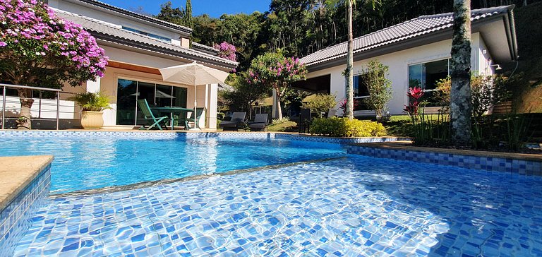 Casa de Cinema Granja Brasil, com serviço incluído