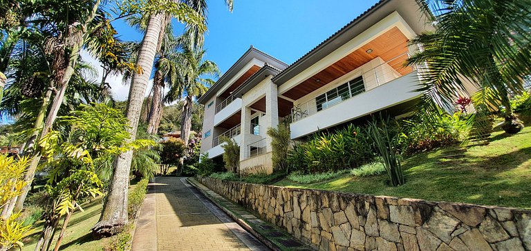 Casa de Cinema Granja Brasil, com serviço incluído