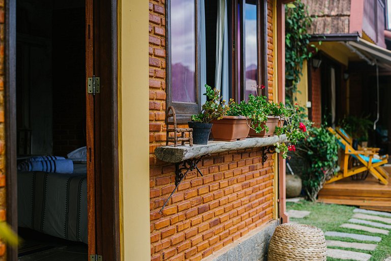 Casa Serrana, 4 quartos, piscina, área gourmet em Itaipava