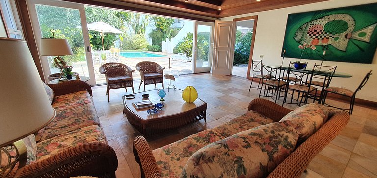Casa Lobo, 5 quartos, área gourmet, sauna