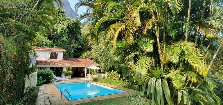 Casa Lobo, 5 quartos, área gourmet, sauna