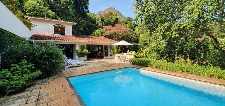 Casa Lobo, 5 quartos, área gourmet, sauna