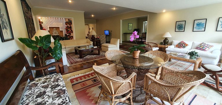 Casa Lobo, 5 quartos, área gourmet, sauna