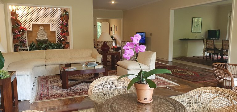 Casa Lobo, 5 quartos, área gourmet, sauna