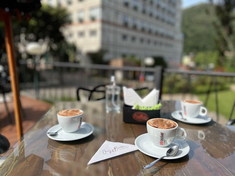 Casa de Cinema Granja Brasil, com serviço incluído