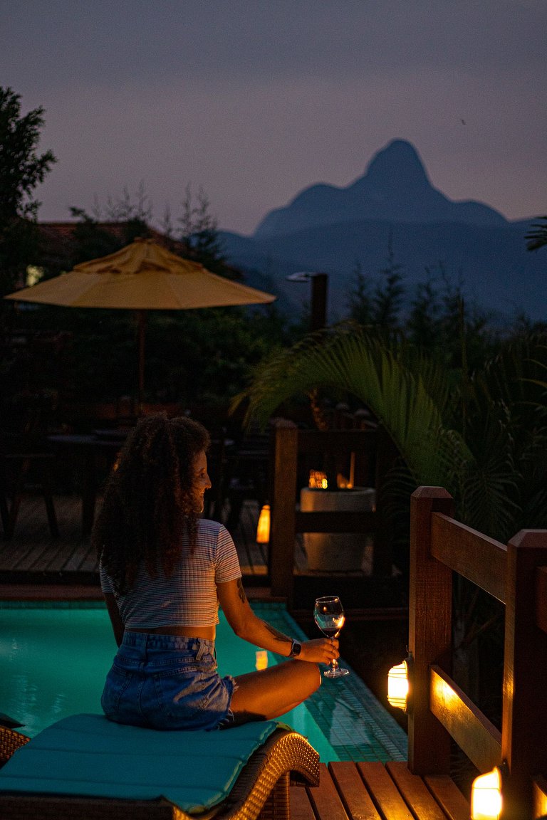 Casa Serrana, 4 quartos, piscina, área gourmet em Itaipava