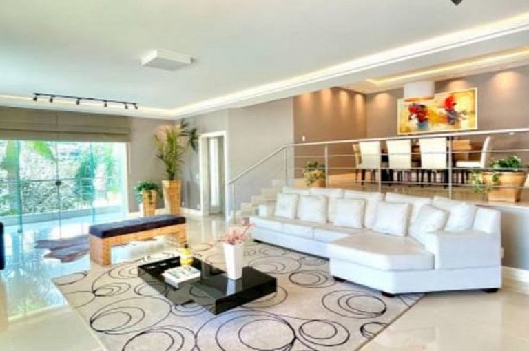 Casa de Cinema Granja Brasil, com serviço incluído