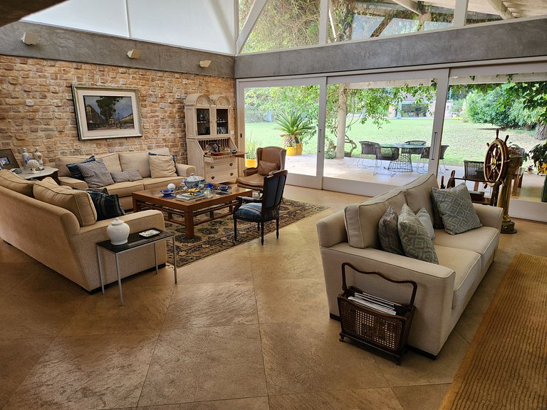 Villa Maison, incrível hospedagem em Itaipava, RJ - serviço