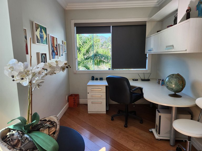 Casa de Cinema Granja Brasil, com serviço incluído