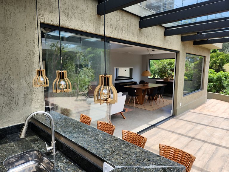 Casa Linda em Itaipava para férias, aluguel de temporada bnb
