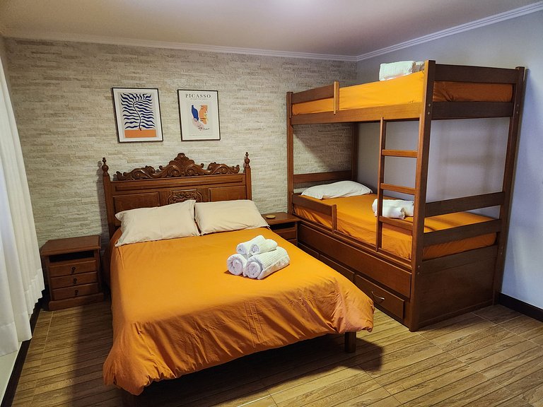 Casa Feliz Itaipava: 7 qts, piscina lazer completo