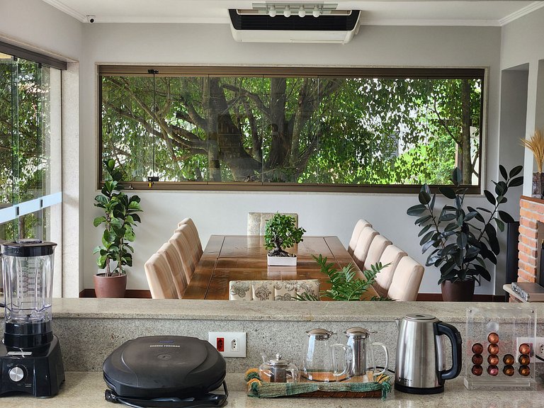Casa Feliz Itaipava: 7 qts, piscina lazer completo