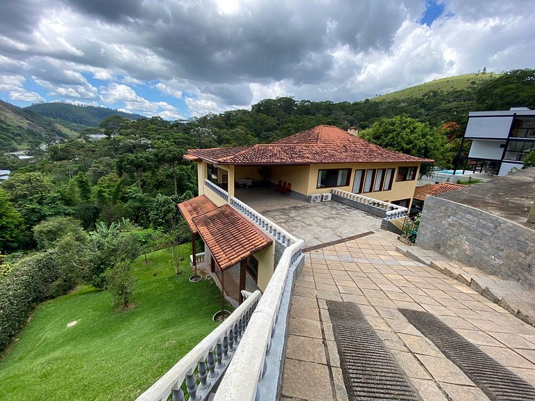 Casa Feliz Itaipava: 7 qts, piscina lazer completo