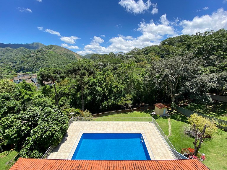 Casa Feliz Itaipava: 7 qts, piscina lazer completo