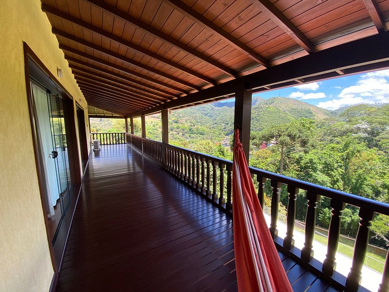 Casa Feliz Itaipava: 7 qts, piscina lazer completo