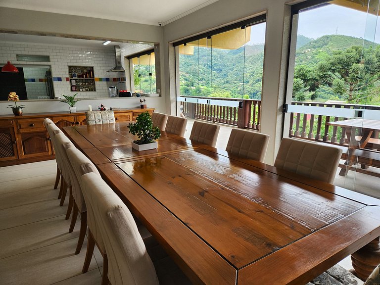 Casa Feliz Itaipava: 7 qts, piscina lazer completo