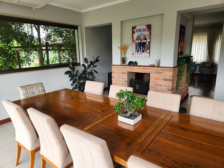 Casa Feliz Itaipava: 7 qts, piscina lazer completo