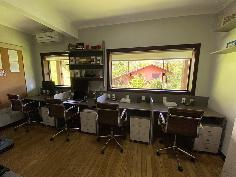 Casa Feliz Itaipava: 7 qts, piscina lazer completo