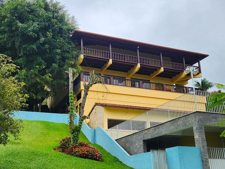 Casa Feliz Itaipava: 7 qts, piscina lazer completo
