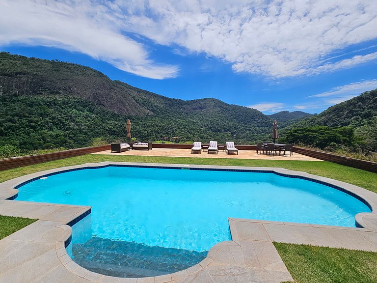 Casa Roseiras 7 suítes entre Itaipava e Secretário