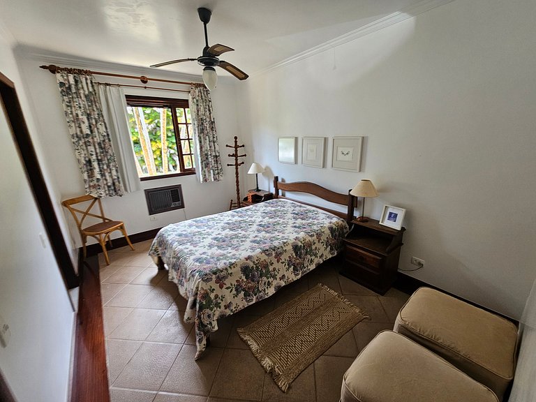 Casa Roseiras 7 suítes entre Itaipava e Secretário