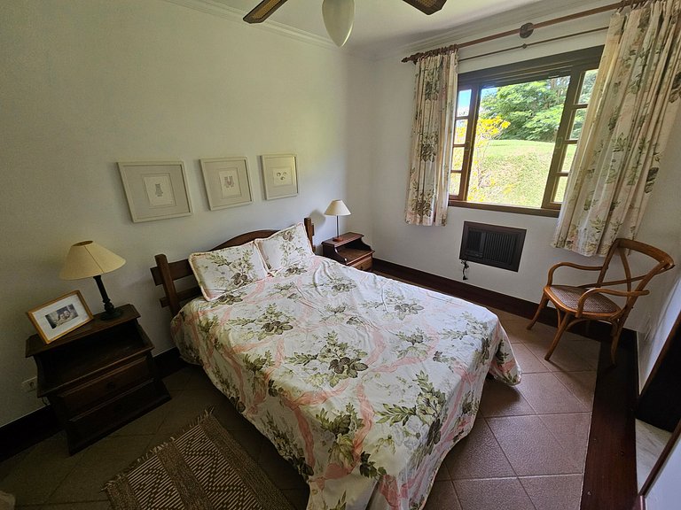Casa Roseiras 7 suítes entre Itaipava e Secretário