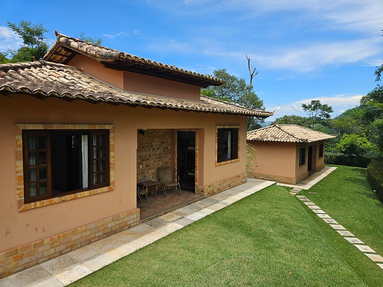 Casa Roseiras 7 suítes entre Itaipava e Secretário