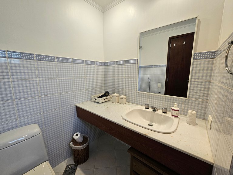 Casa Roseiras 7 suítes entre Itaipava e Secretário