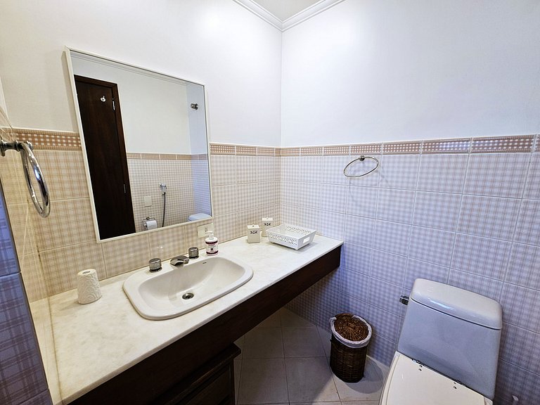 Casa Roseiras 7 suítes entre Itaipava e Secretário