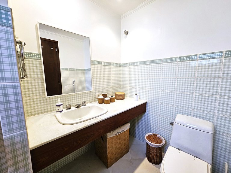 Casa Roseiras 7 suítes entre Itaipava e Secretário