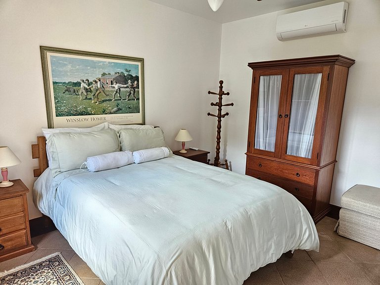 Casa Roseiras 7 suítes entre Itaipava e Secretário
