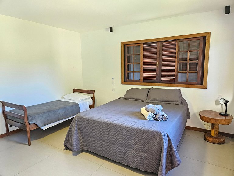 Alto Itaipava, 3 suítes A/C, piscina aquecida