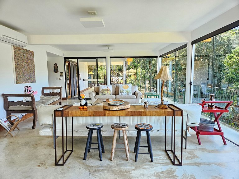 Hermosa casa de campo de 4 dormitorios en la montaña con pis