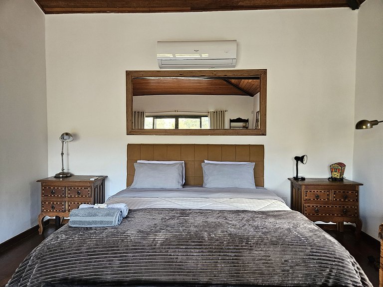 Hermosa casa de campo de 4 dormitorios en la montaña con pis