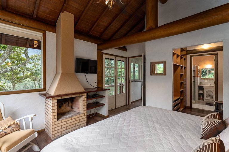 Casa Maria Comprida Araras: 5 quartos, piscina, área gourmet