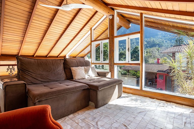 Casa Maria Comprida Araras: 5 quartos, piscina, área gourmet