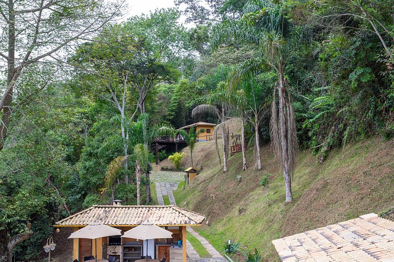 Beautiful 4 bedroom country house in the mountains with pool