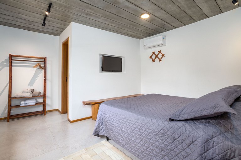 Alto Itaipava, 3 suítes A/C, piscina aquecida