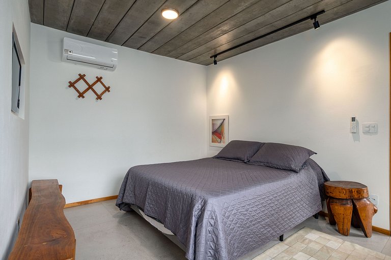 Alto Itaipava, 3 suítes A/C, piscina aquecida
