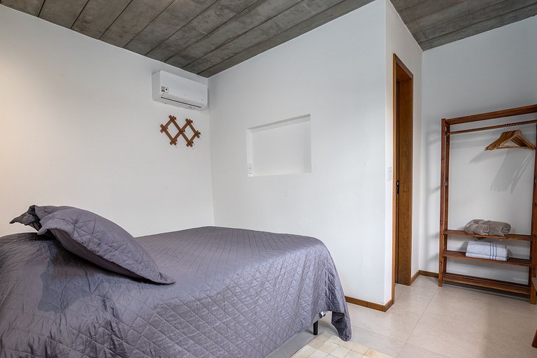 Alto Itaipava, 3 suítes A/C, piscina aquecida
