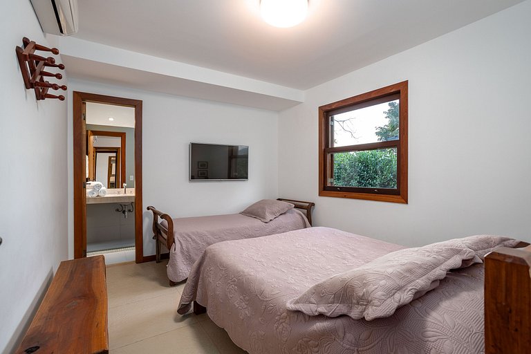 Casa do Alto Itaipava, 3 suítes, piscina com hidro aquecida