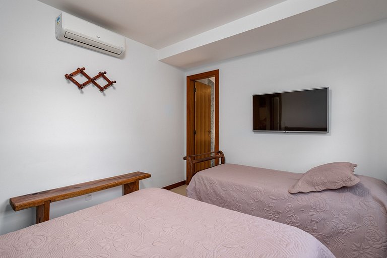 Casa do Alto Itaipava, 3 suítes, piscina com hidro aquecida