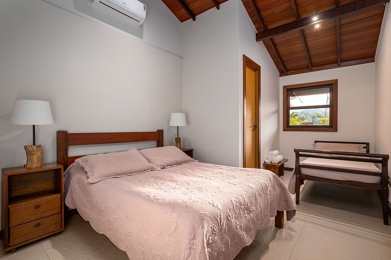 Casa do Alto Itaipava, 3 suítes, piscina com hidro aquecida