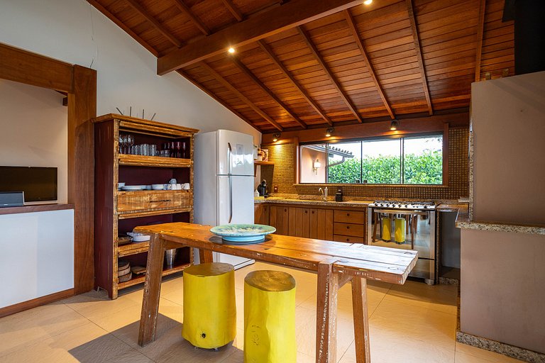 Casa do Alto Itaipava, 3 suítes, piscina com hidro aquecida
