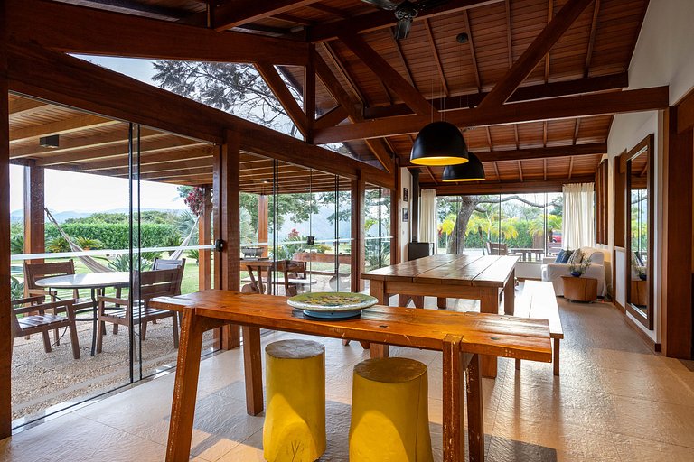 Casa do Alto Itaipava, 3 suítes, piscina com hidro aquecida