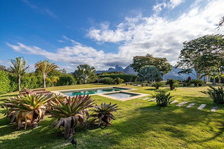 Casa do Alto Itaipava, 3 suítes, piscina com hidro aquecida